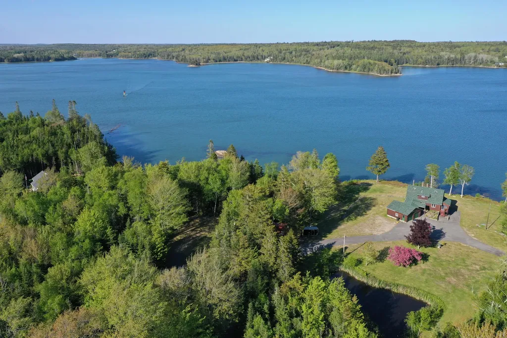 10 Spruce Reach Gouldsboro ME 04607