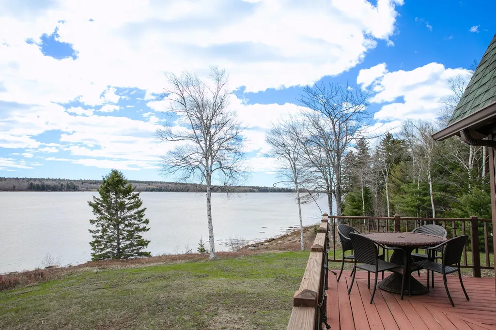 10 Spruce Reach Gouldsboro ME 04607