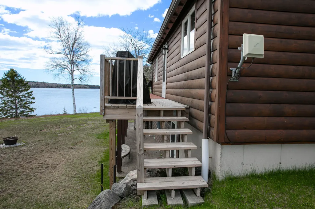 10 Spruce Reach Gouldsboro ME 04607