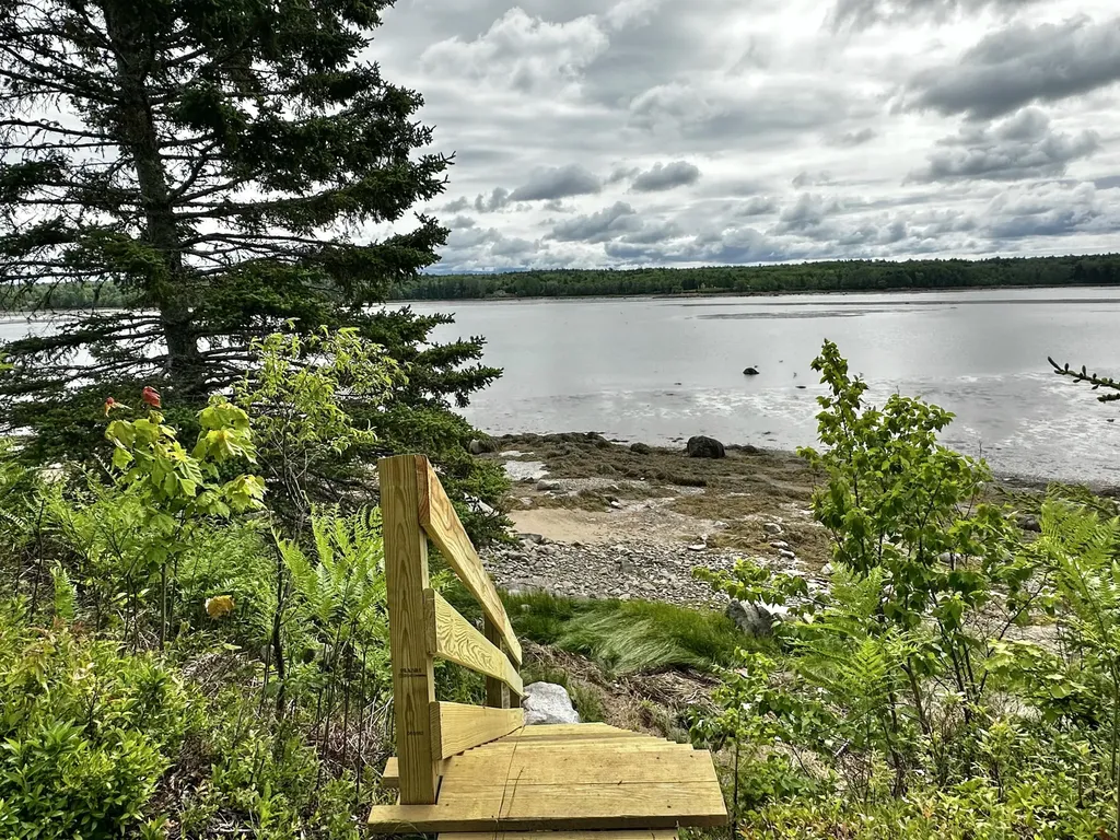 10 Spruce Reach Gouldsboro ME 04607