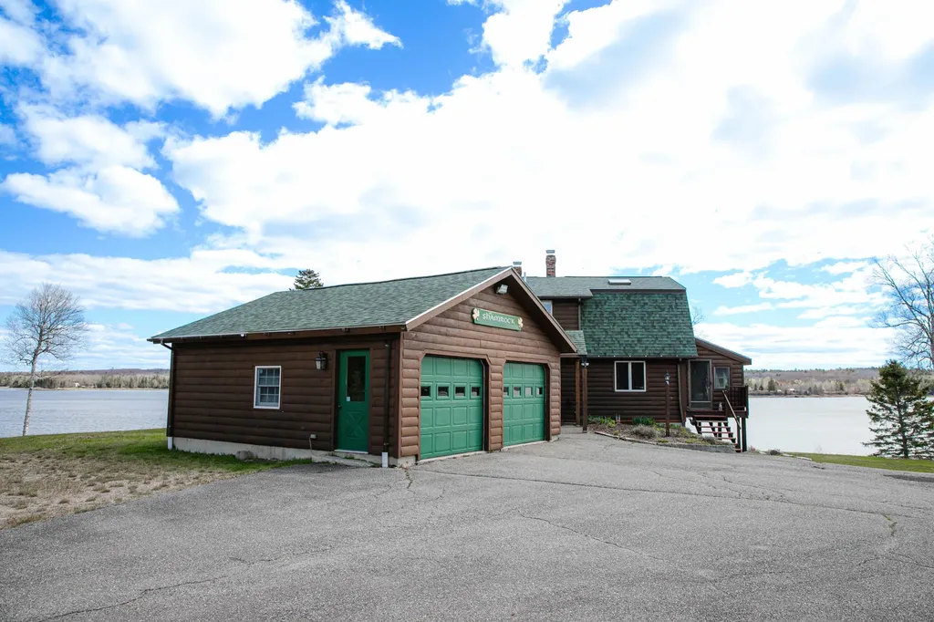 10 Spruce Reach Gouldsboro ME 04607