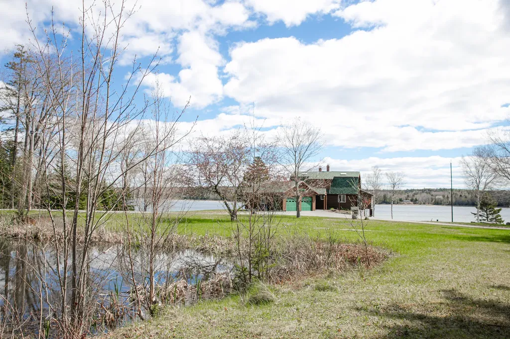 10 Spruce Reach Gouldsboro ME 04607