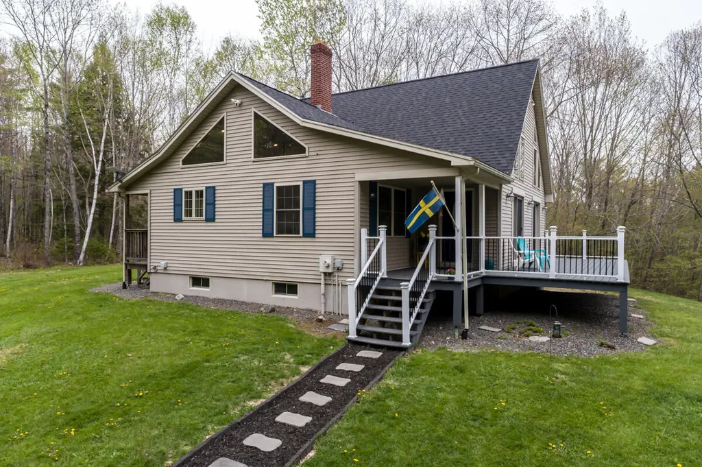 52 Casey Road Windsor ME 04363