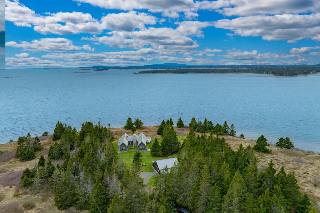 421 Petitmanan Point Road Steuben ME 04680