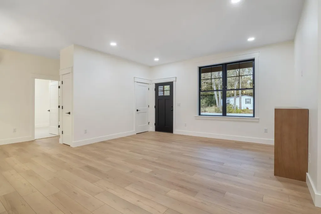23 Robert Street Buxton ME 04093