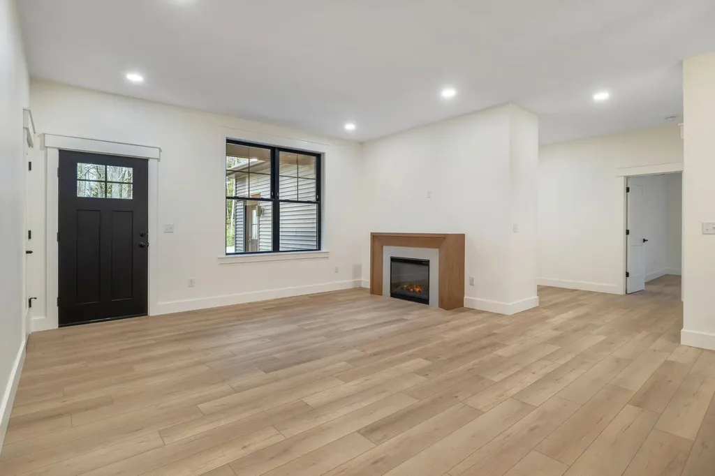 23 Robert Street Buxton ME 04093