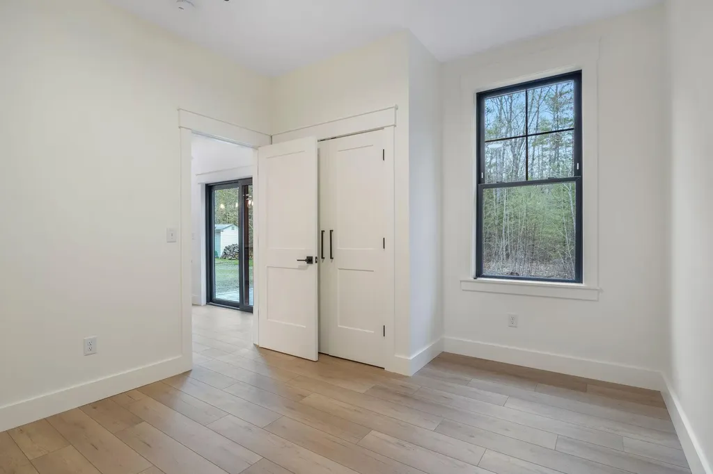 23 Robert Street Buxton ME 04093