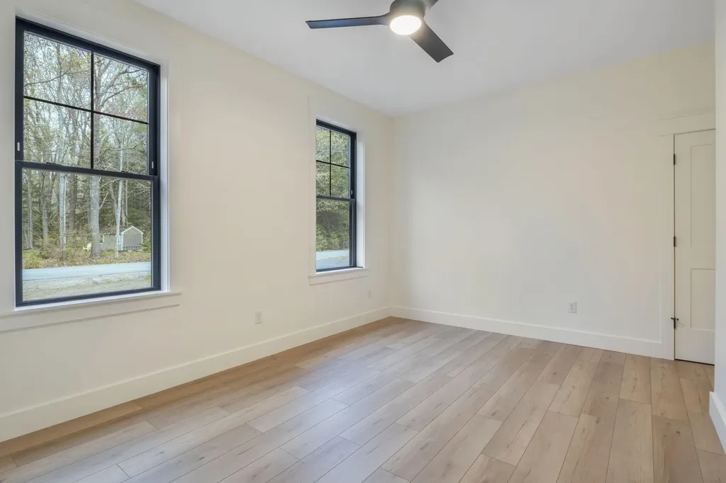 23 Robert Street Buxton ME 04093