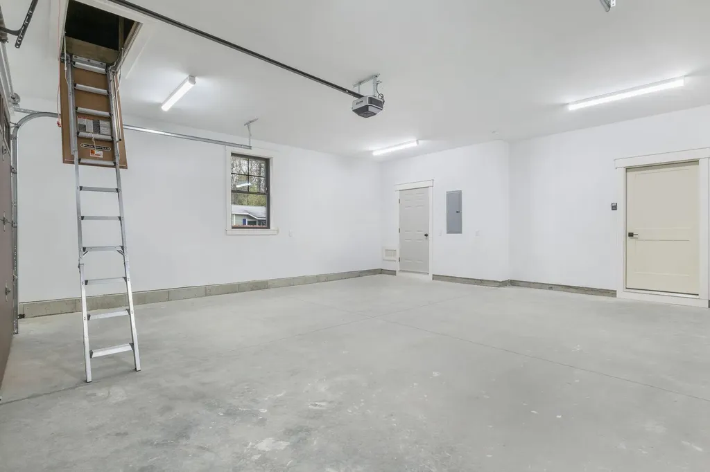 23 Robert Street Buxton ME 04093