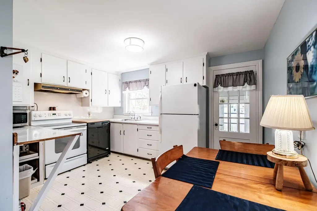 148 Massachusetts Avenue South Portland ME 04106