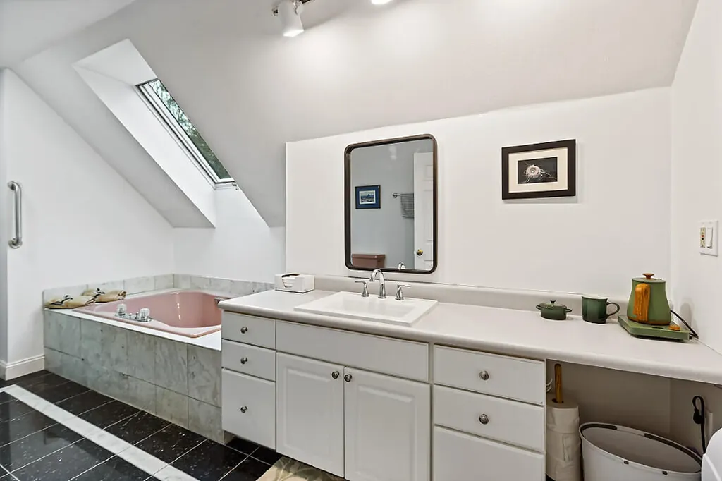 13 Baxter Lane Brunswick ME 04011