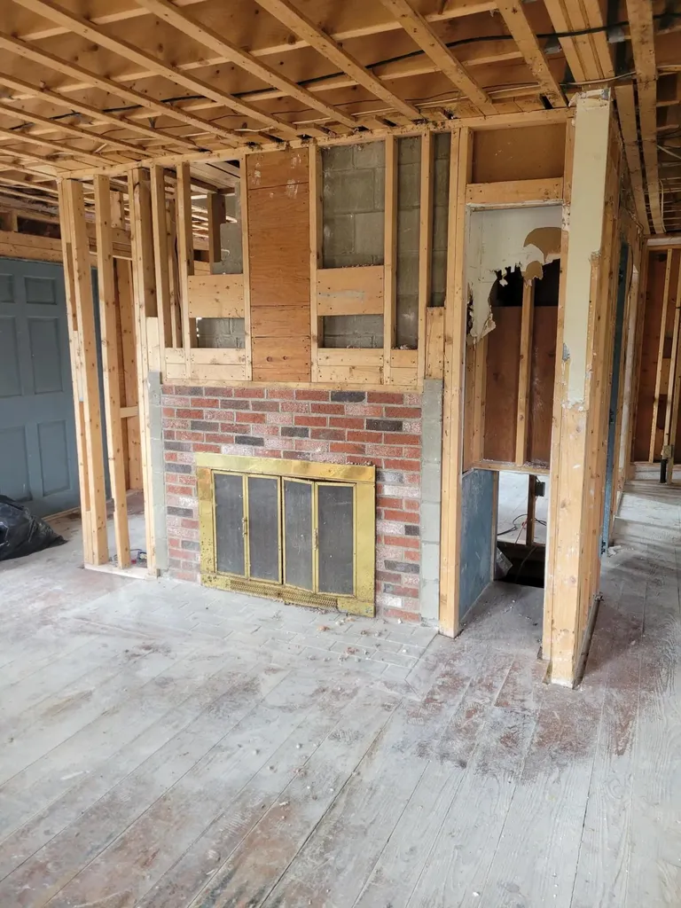 187 W Main Street Searsport ME 04974