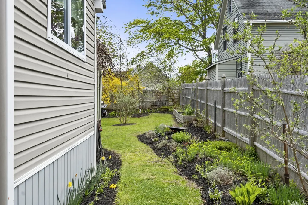 17 Elizabeth Street Portland ME 04108