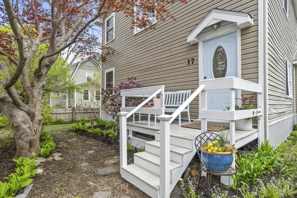 17 Elizabeth Street Portland ME 04108