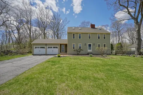 5 Wavecrest Circle York ME 03909