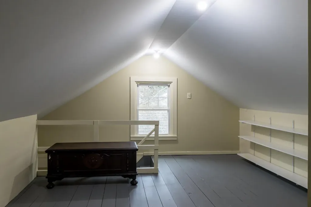 8 Oak Avenue Freeport ME 04032