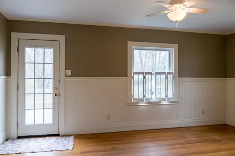 8 Oak Avenue Freeport ME 04032