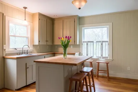 8 Oak Avenue Freeport ME 04032