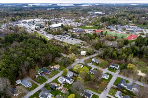 8 Oak Avenue Freeport ME 04032