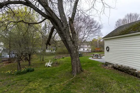 8 Oak Avenue Freeport ME 04032