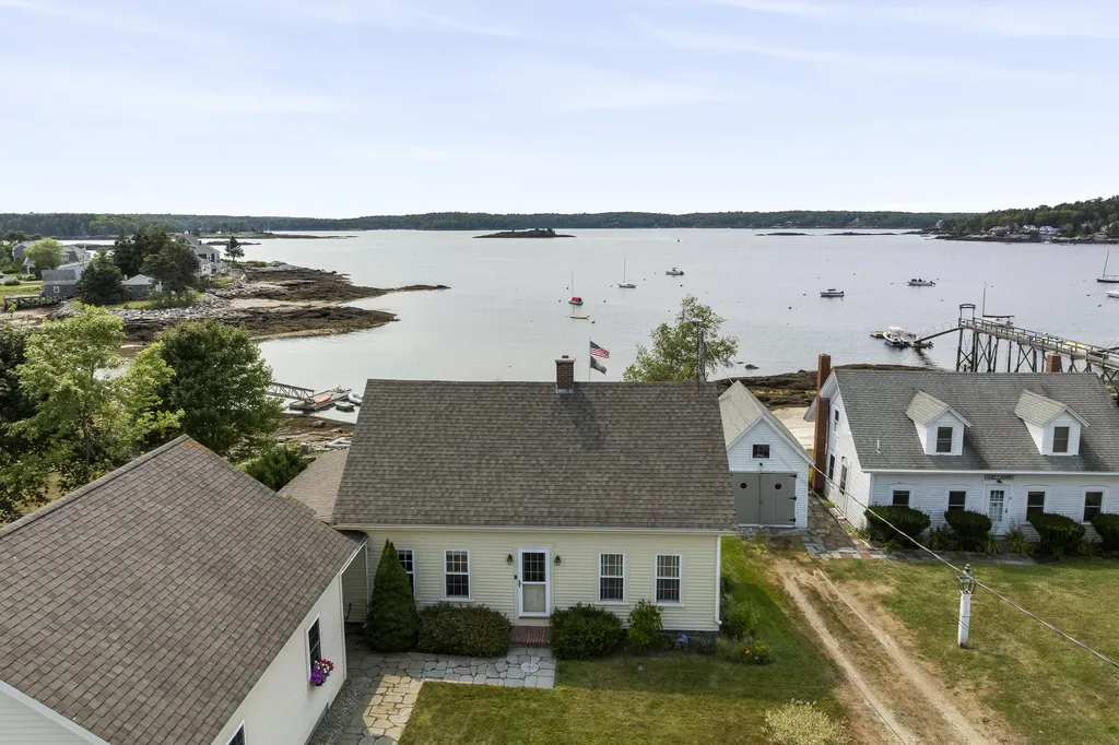 1 Fish Point Road Bristol ME 04554