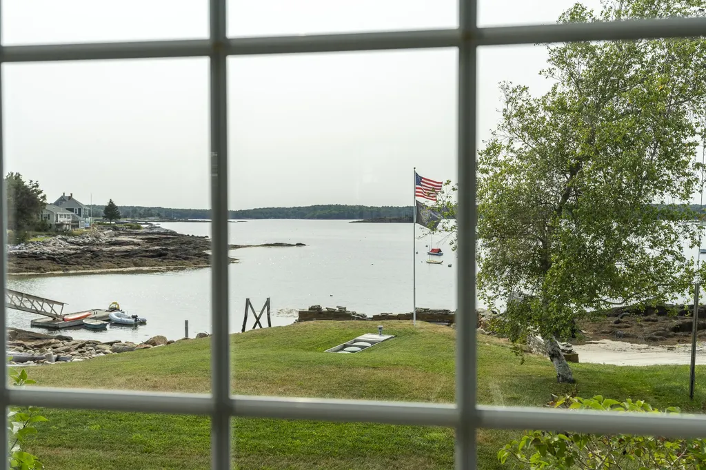 1 Fish Point Road Bristol ME 04554
