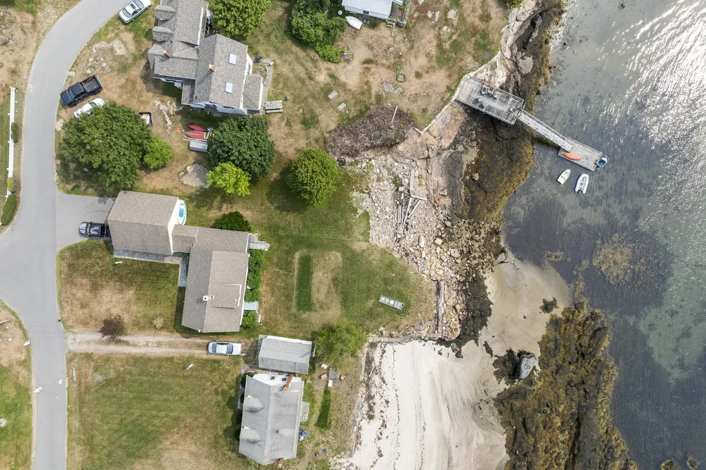 1 Fish Point Road Bristol ME 04554