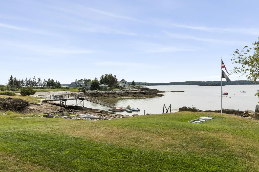 1 Fish Point Road Bristol ME 04554