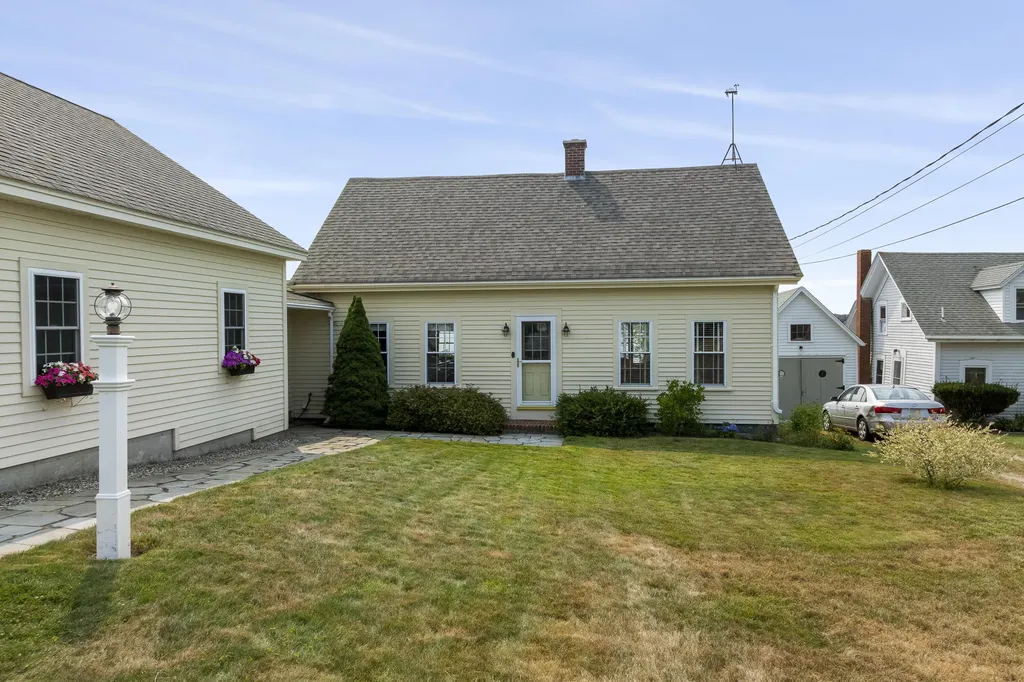1 Fish Point Road Bristol ME 04554