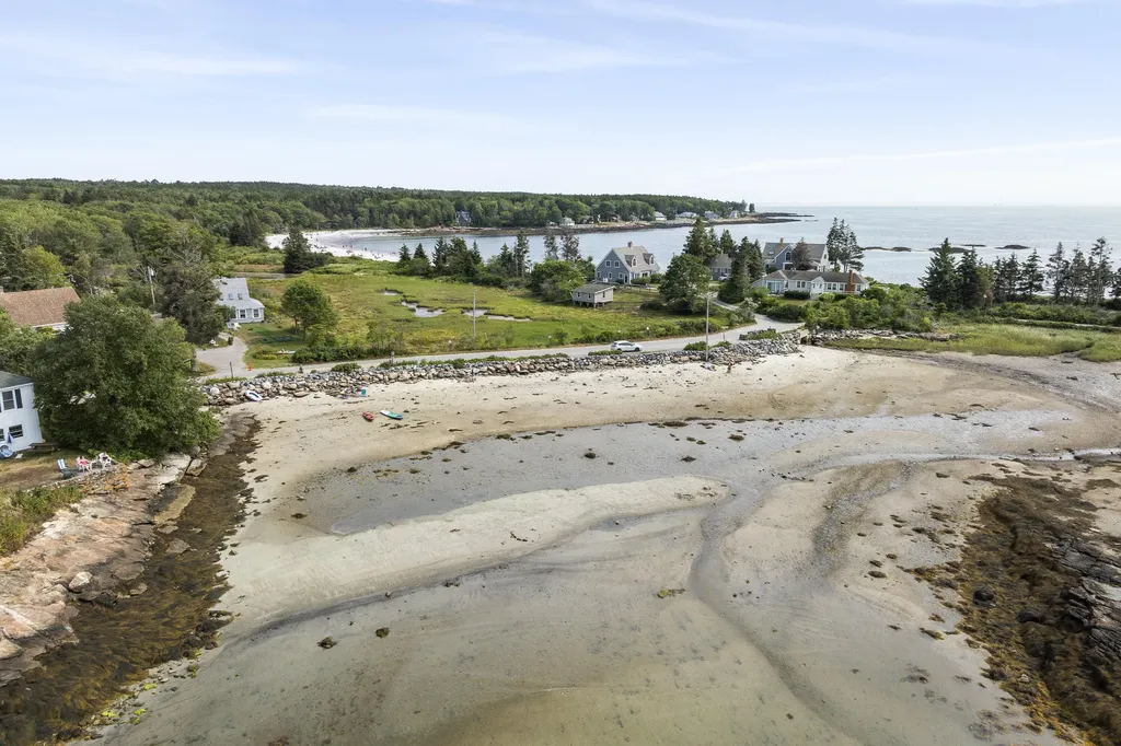 1 Fish Point Road Bristol ME 04554
