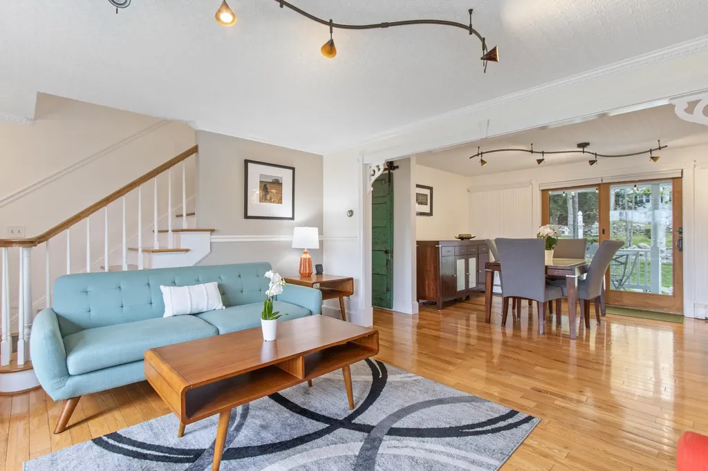 11 Sunset Avenue Lisbon ME 04252