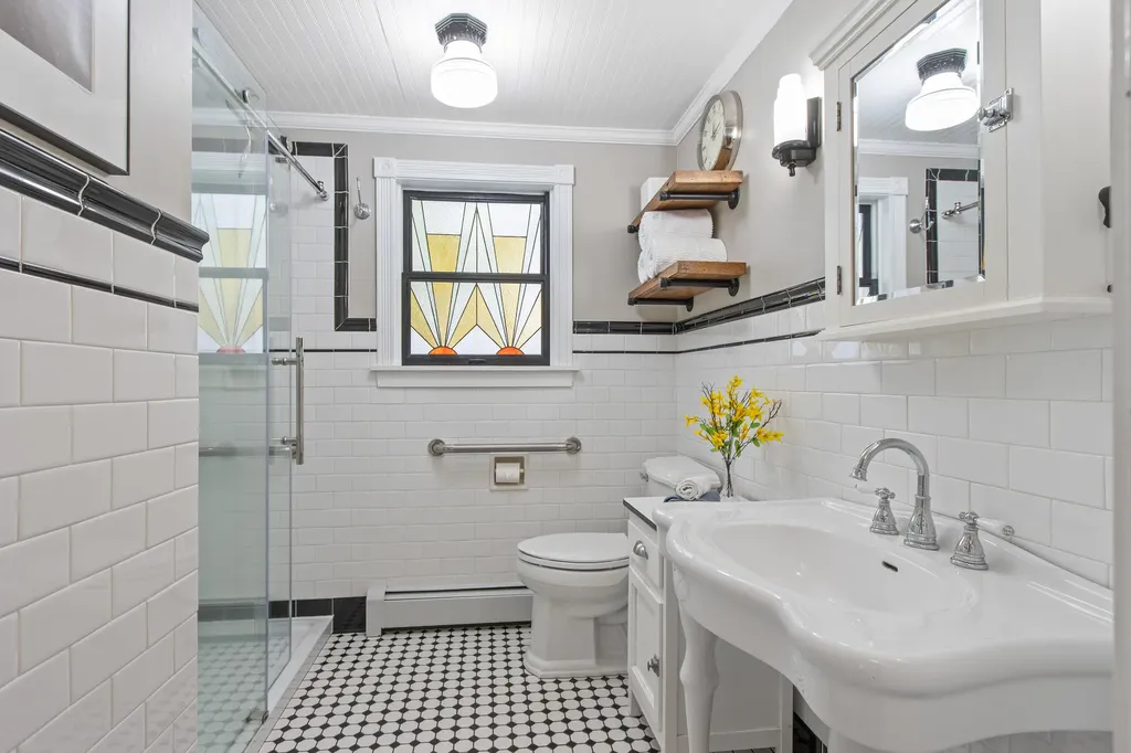 11 Sunset Avenue Lisbon ME 04252