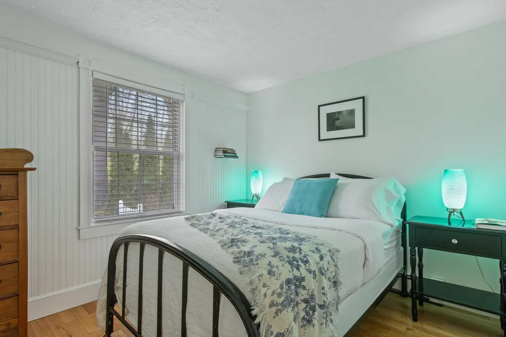 11 Sunset Avenue Lisbon ME 04252