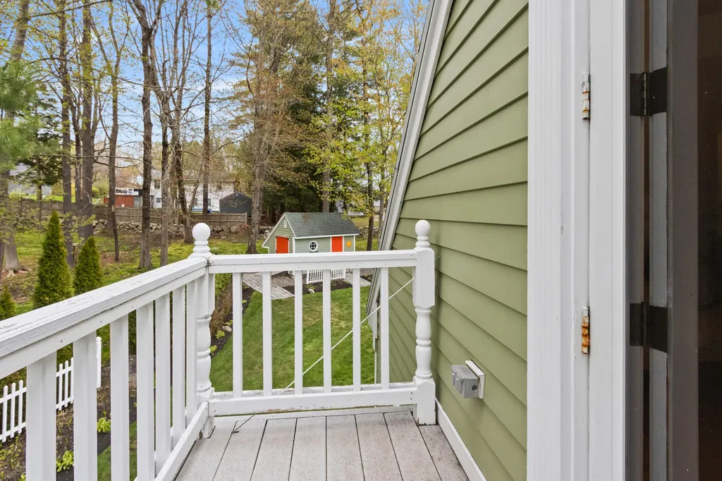 11 Sunset Avenue Lisbon ME 04252