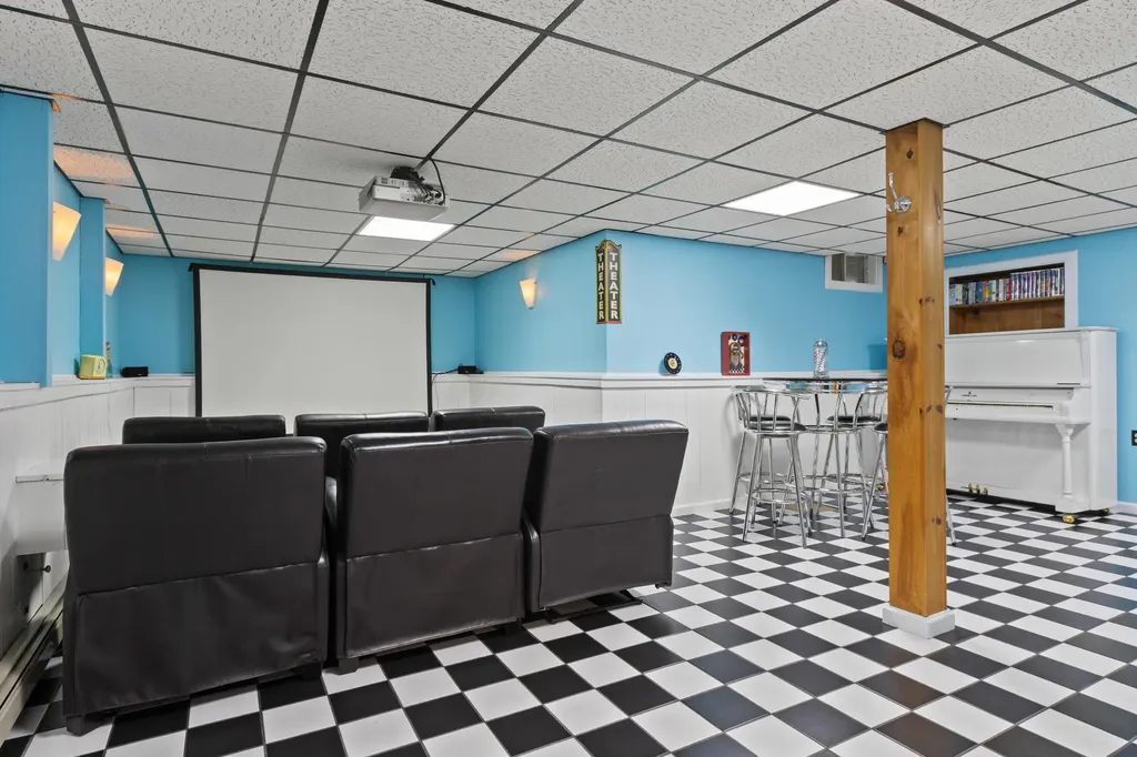 11 Sunset Avenue Lisbon ME 04252