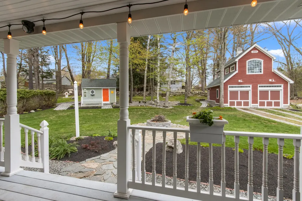 11 Sunset Avenue Lisbon ME 04252