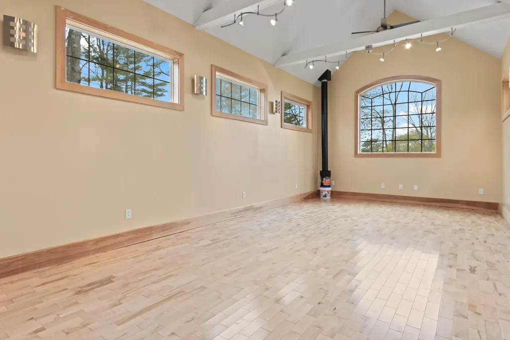 11 Sunset Avenue Lisbon ME 04252