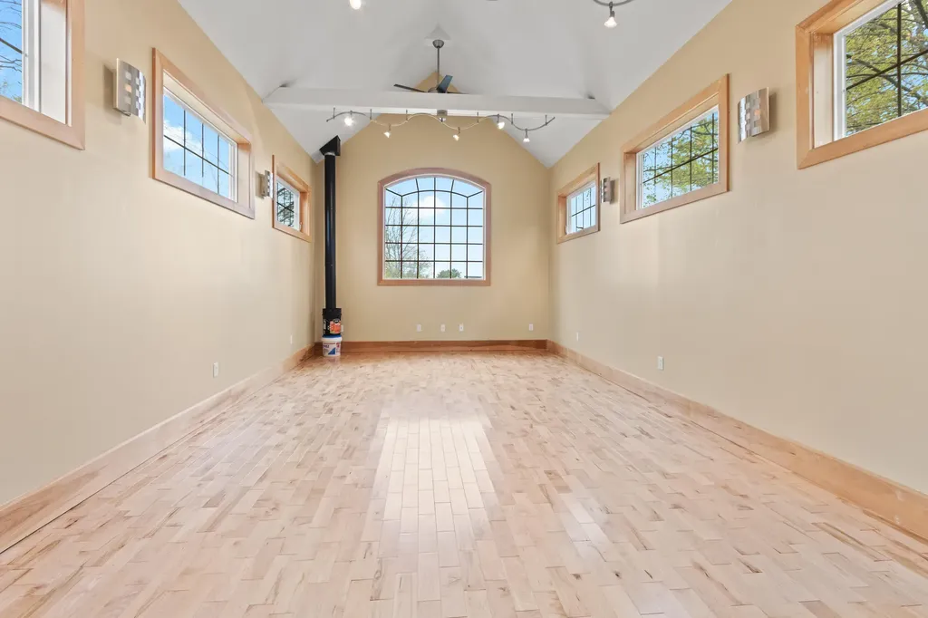 11 Sunset Avenue Lisbon ME 04252