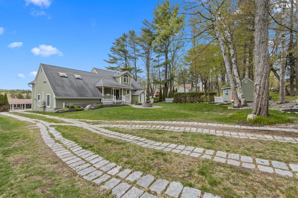 11 Sunset Avenue Lisbon ME 04252