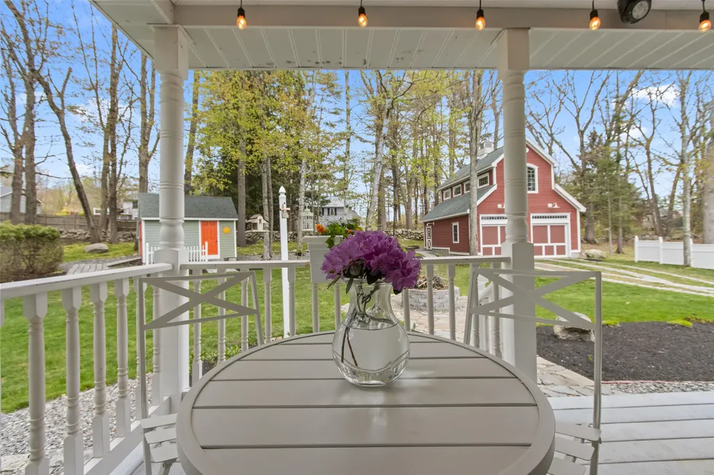 11 Sunset Avenue Lisbon ME 04252