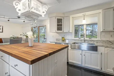 11 Sunset Avenue Lisbon ME 04252