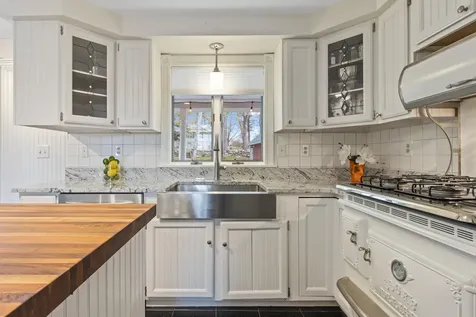 11 Sunset Avenue Lisbon ME 04252