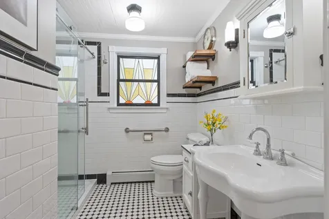 11 Sunset Avenue Lisbon ME 04252