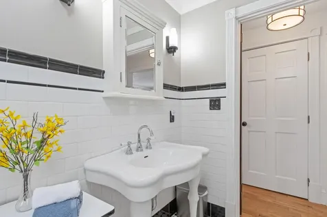 11 Sunset Avenue Lisbon ME 04252