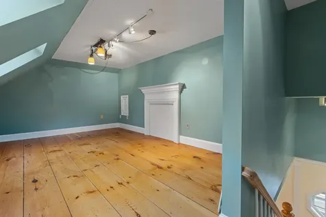 11 Sunset Avenue Lisbon ME 04252
