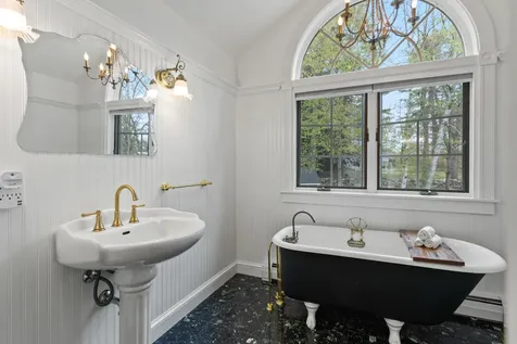 11 Sunset Avenue Lisbon ME 04252