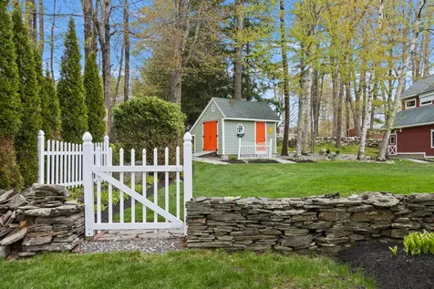11 Sunset Avenue Lisbon ME 04252