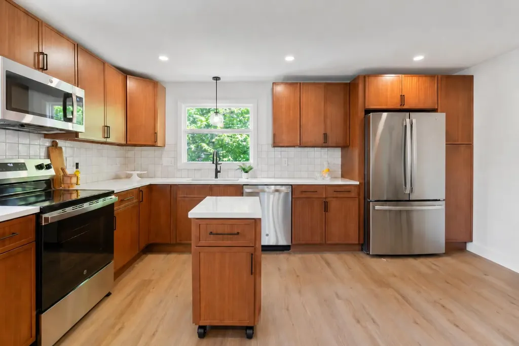 31 Main Street Kittery ME 03904