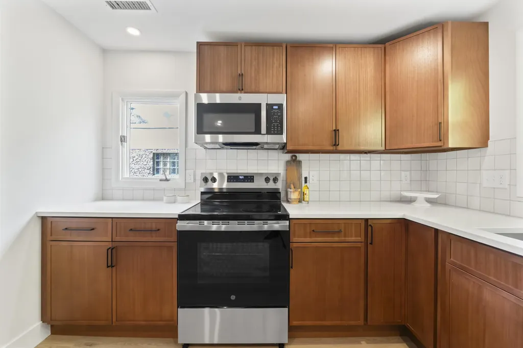 31 Main Street Kittery ME 03904