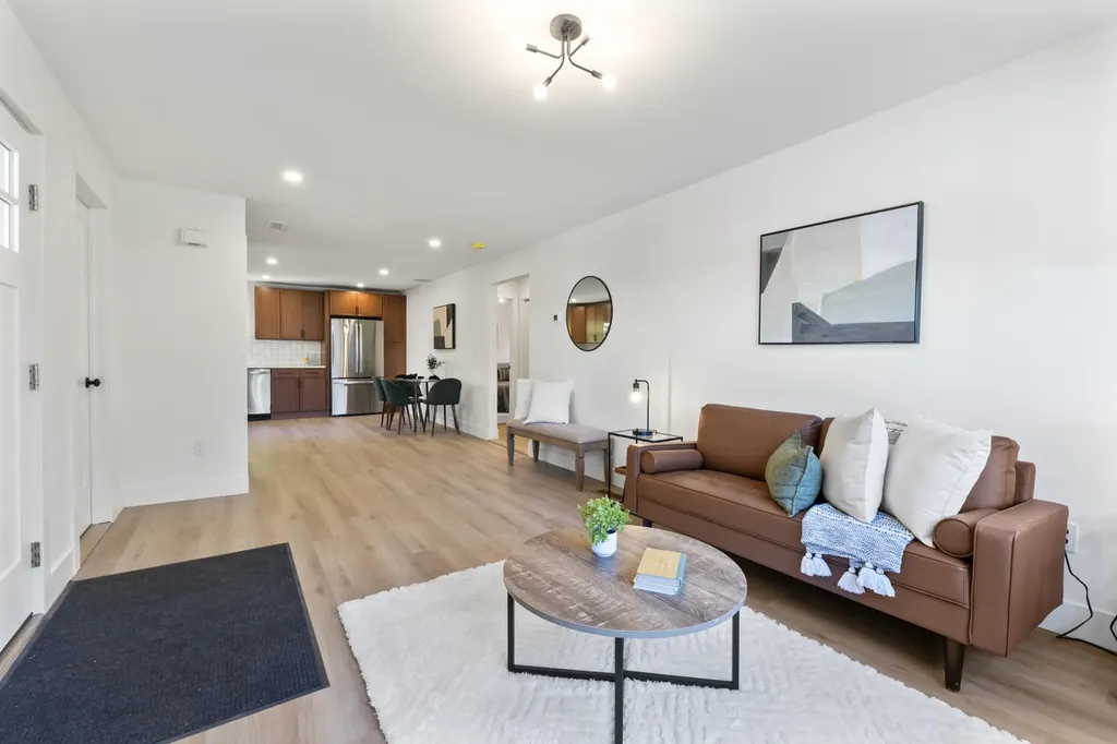 31 Main Street Kittery ME 03904